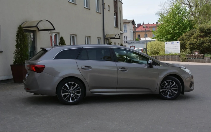 Toyota Avensis cena 48900 przebieg: 173900, rok produkcji 2015 z Grudziądz małe 704